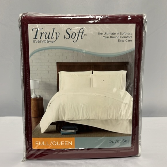 Truly Soft everyday Full/Queen 3 Piece Duvet Cover Set, Color: Burgundy - Picture 3 of 6
